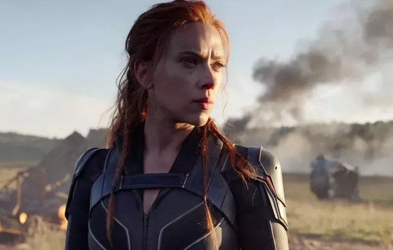 Ibrahim Mohamed Issa Scarlet Johansson en Black Widow película de Marvel